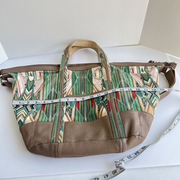 ISABELLA FIORE Large Ikat Print Shoulder Bag and Crossbody Strap Taupe Green - Picture 15 of 16